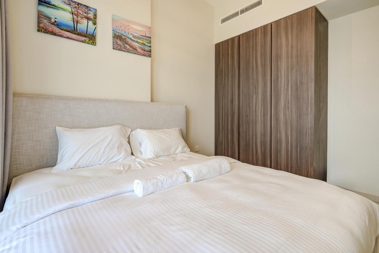 Two Bed Near Burj Khalifa Mall-5minuts-rva2705 * Dubái