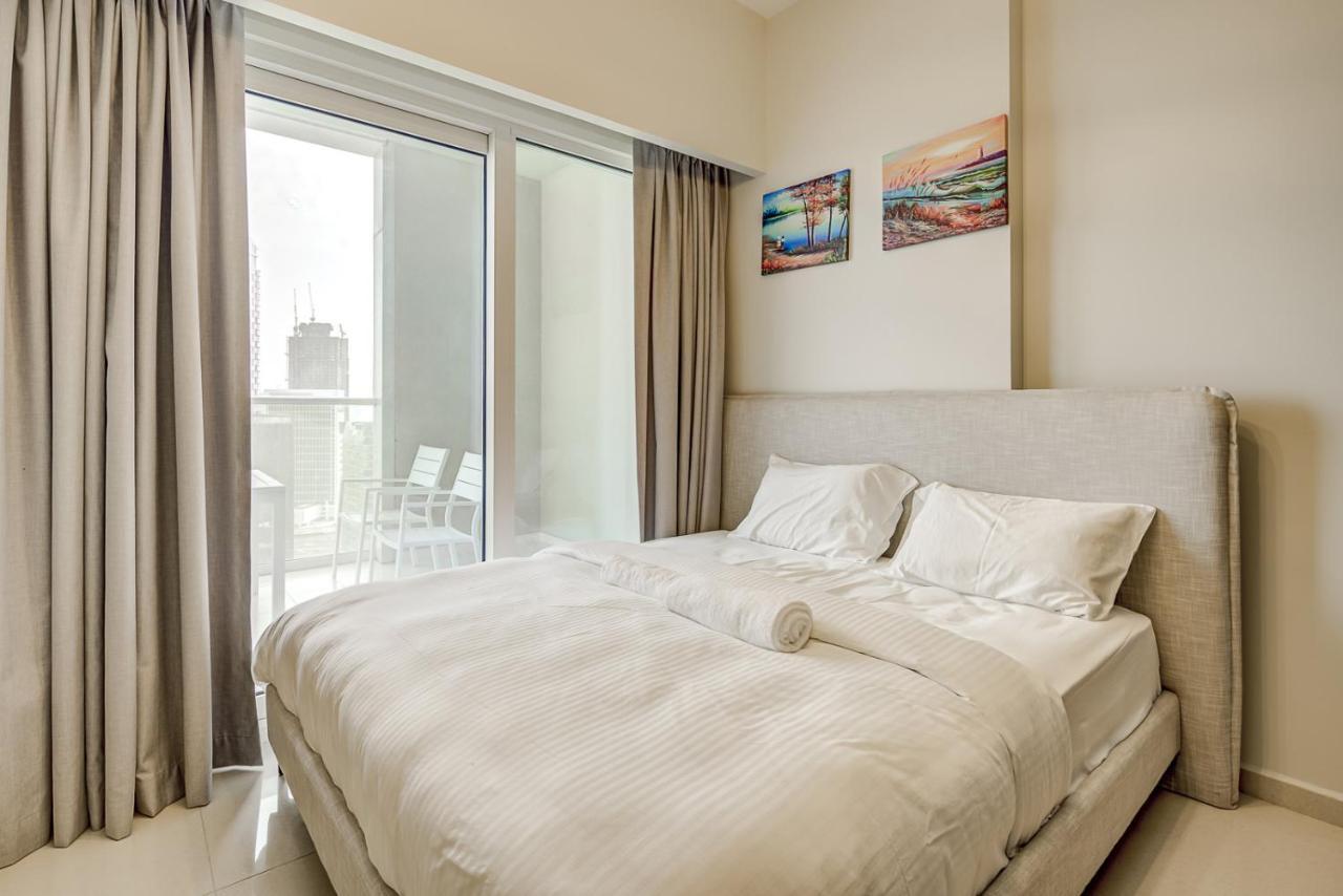 Two Bed Near Burj Khalifa Mall-5minuts-rva2705 * Dubái