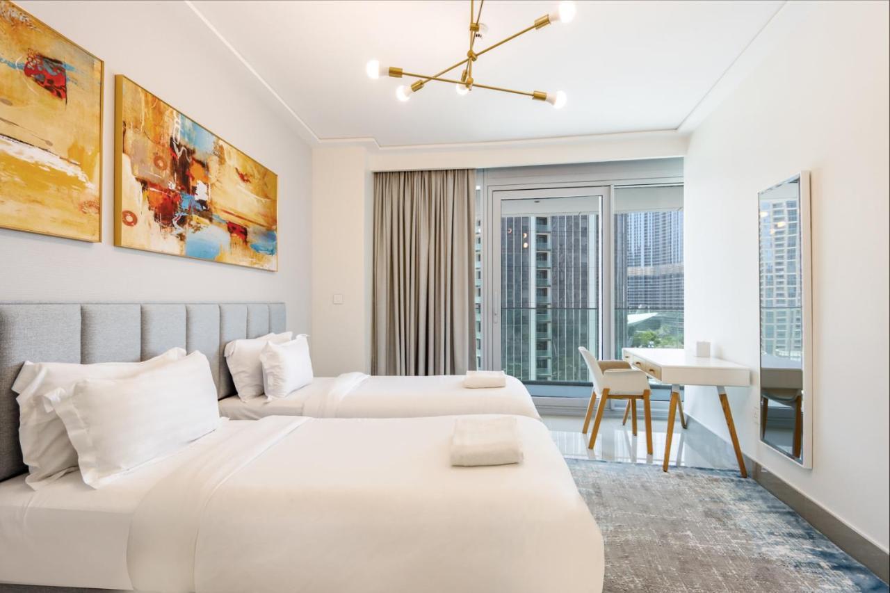 Apartemen Livbnb Suites-spectacular 2br Burj Fountain Views Dubai