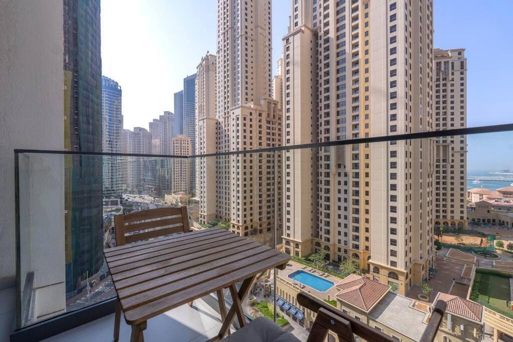 New Listing - Czechin - Jbr A Few Steps Away Appartement