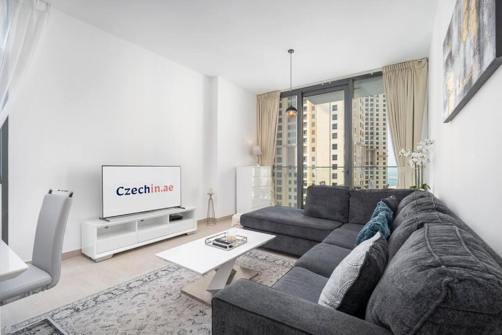 New Listing - Czechin - Jbr A Few Steps Away