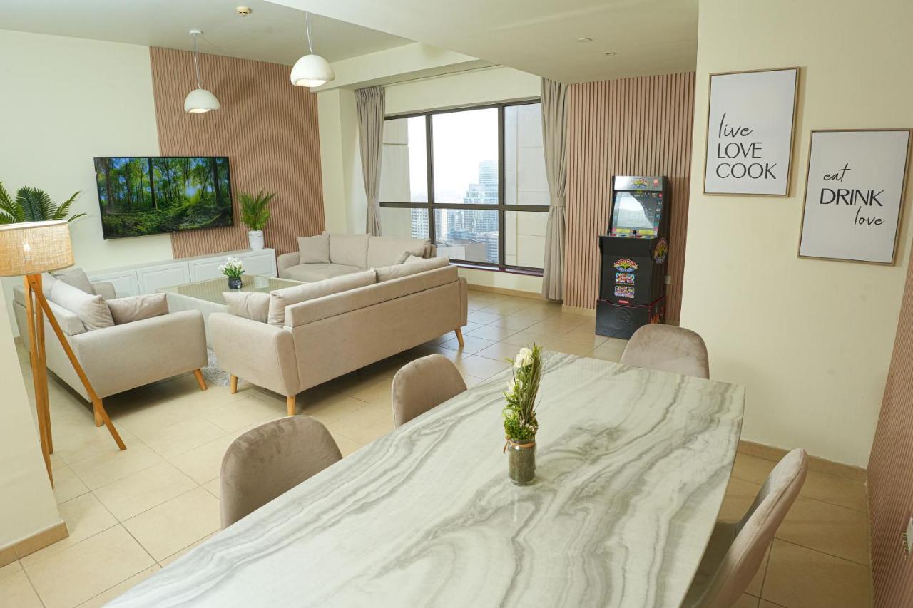 Pure Sand - Luxury Jbr Hostal *