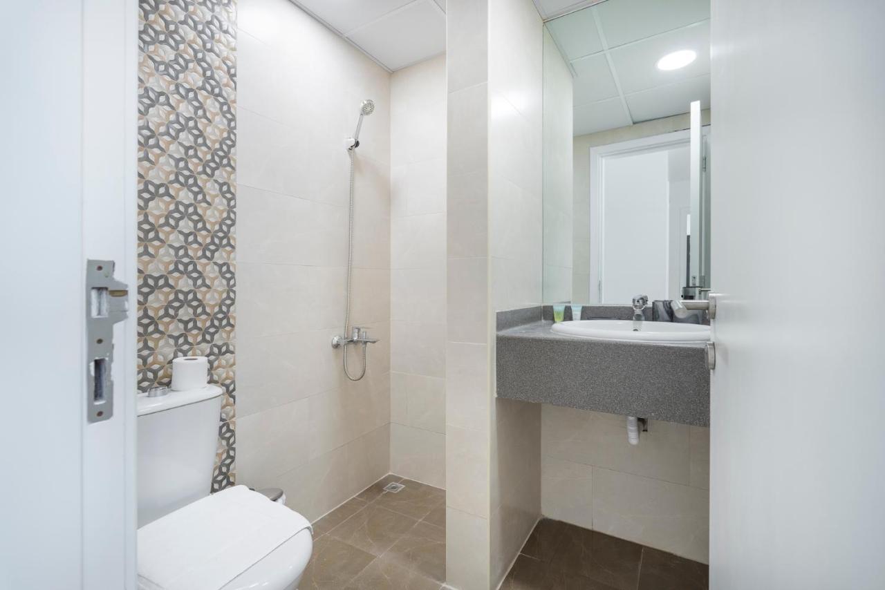 Heaven Crest Marina - 4 Bedroom With Marina View Near Jbr Beach, Free Parking, Wi-fi, Gym And Pool Dubái