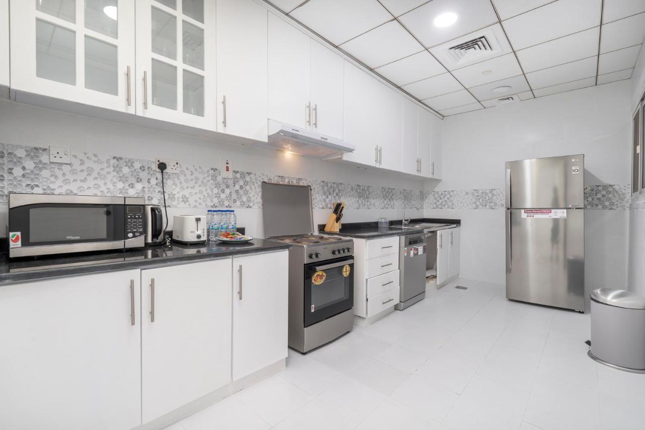 Heaven Crest Marina - 4 Bedroom With Marina View Near Jbr Beach, Free Parking, Wi-fi, Gym And Pool Apartamento Dubái