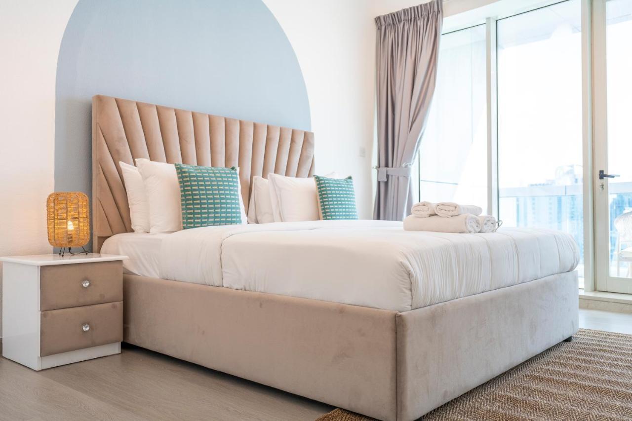 Heaven Crest Marina - 4 Bedroom With Marina View Near Jbr Beach, Free Parking, Wi-fi, Gym And Pool * Dubái