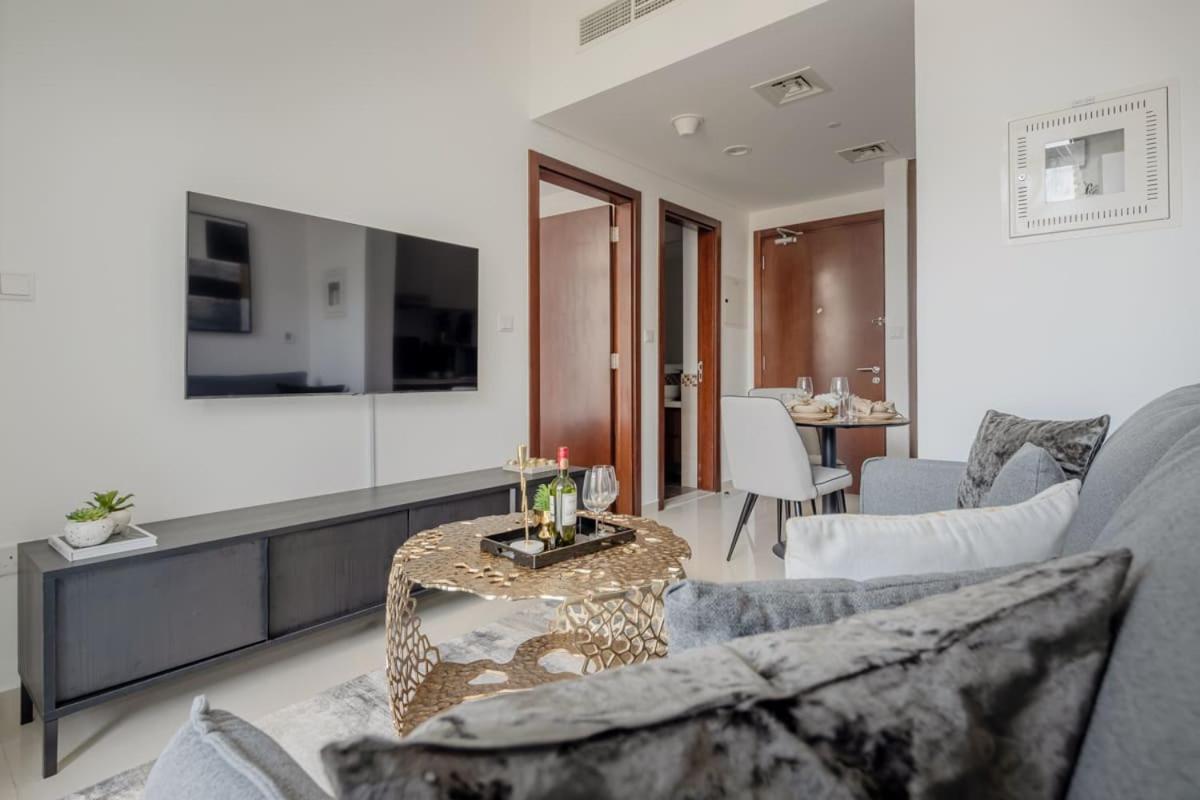 Apartemen Frank Porter - Vera *