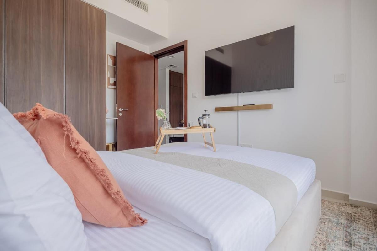Frank Porter - Vera Apartemen Dubai