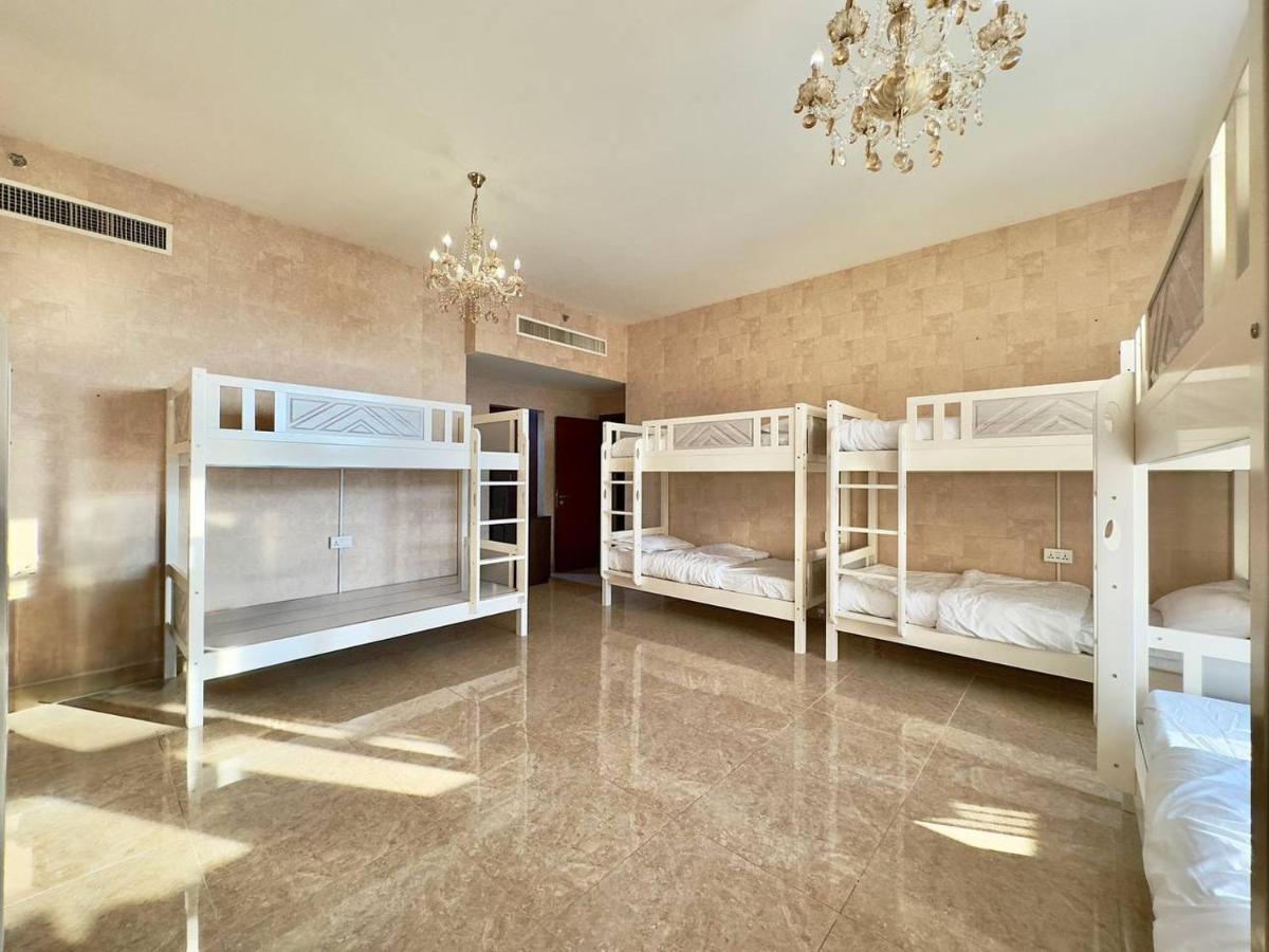 Ostello Ar Holiday Jbr 2 *