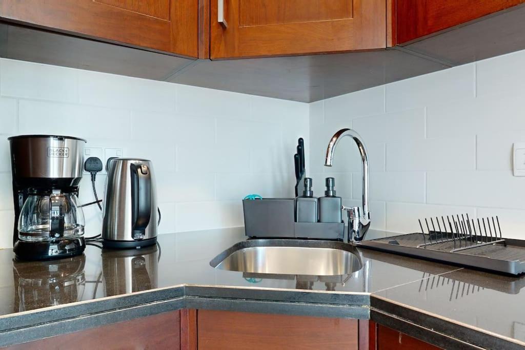 In Part Of Downtown With Amazing Pool Apartamento