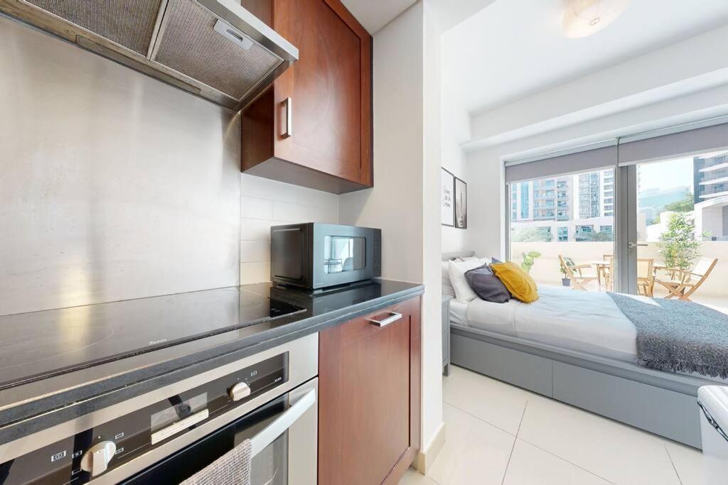 Apartamento In Part Of Downtown With Amazing Pool Dubái