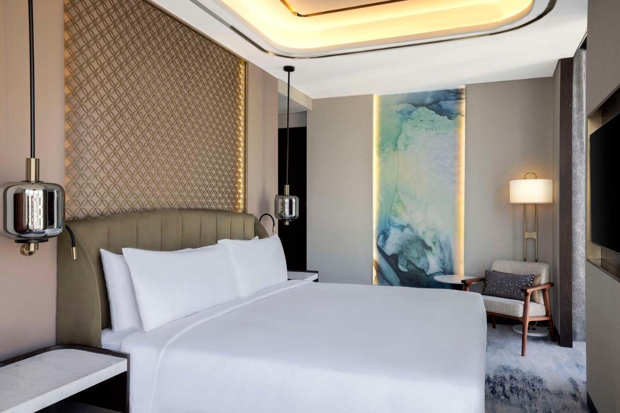 Hotel Embassy By Hilton Business Bay Dubái
