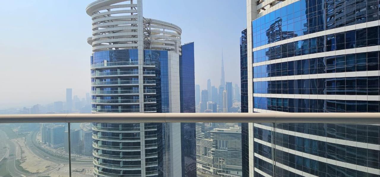 Paramount Towers - Elegant Dubái