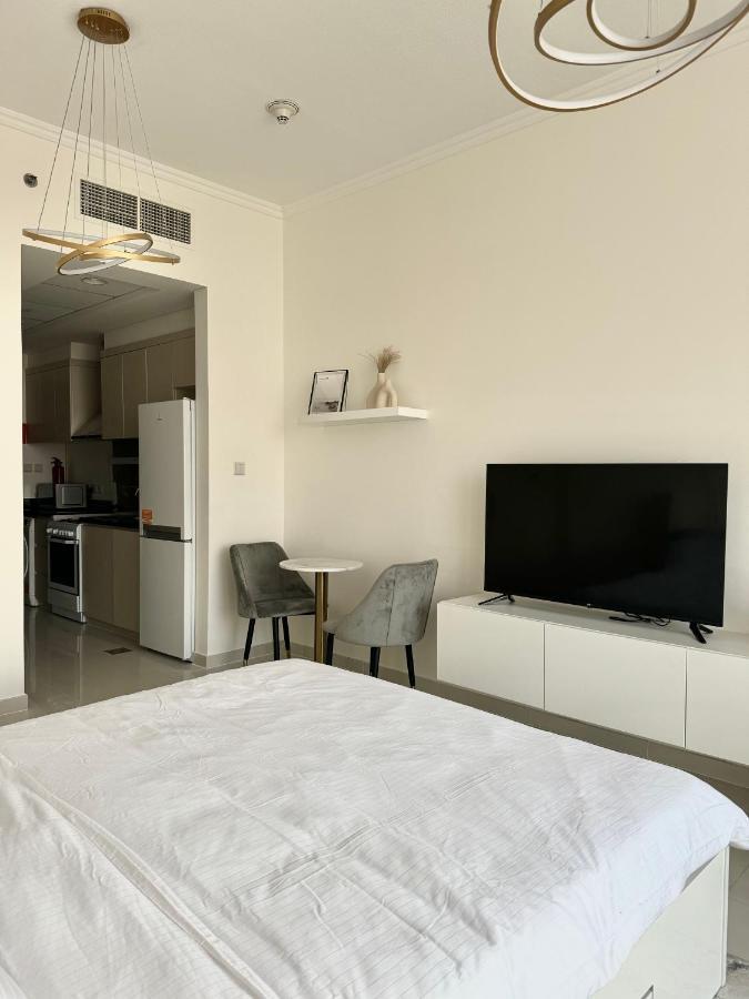 Beautiful Studio In Damac Hills Dubái