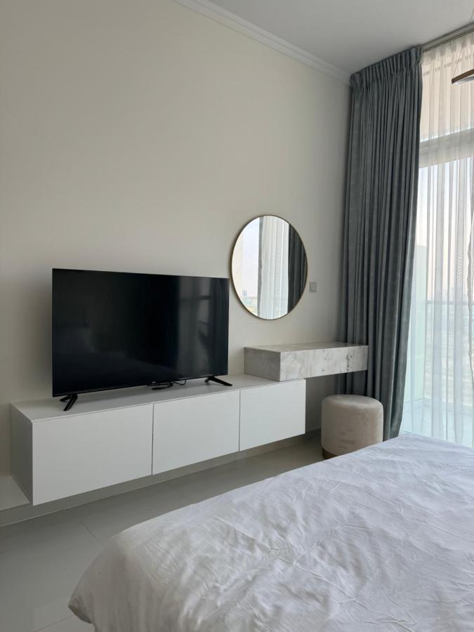 Beautiful Studio In Damac Hills * Dubái