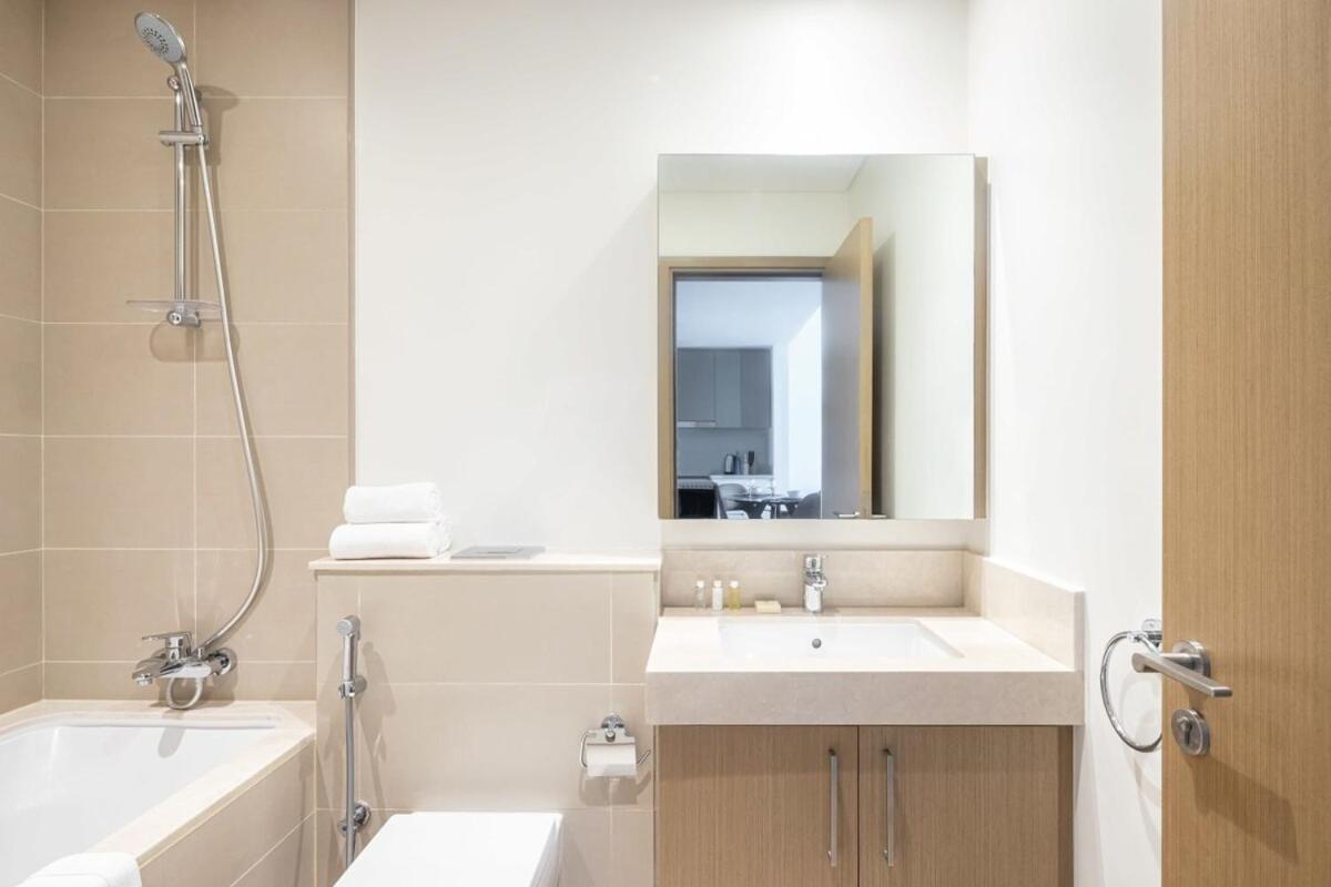 Silkhaus With Marina & Beach View 1bdr Near Bluewaters Island Appartement *