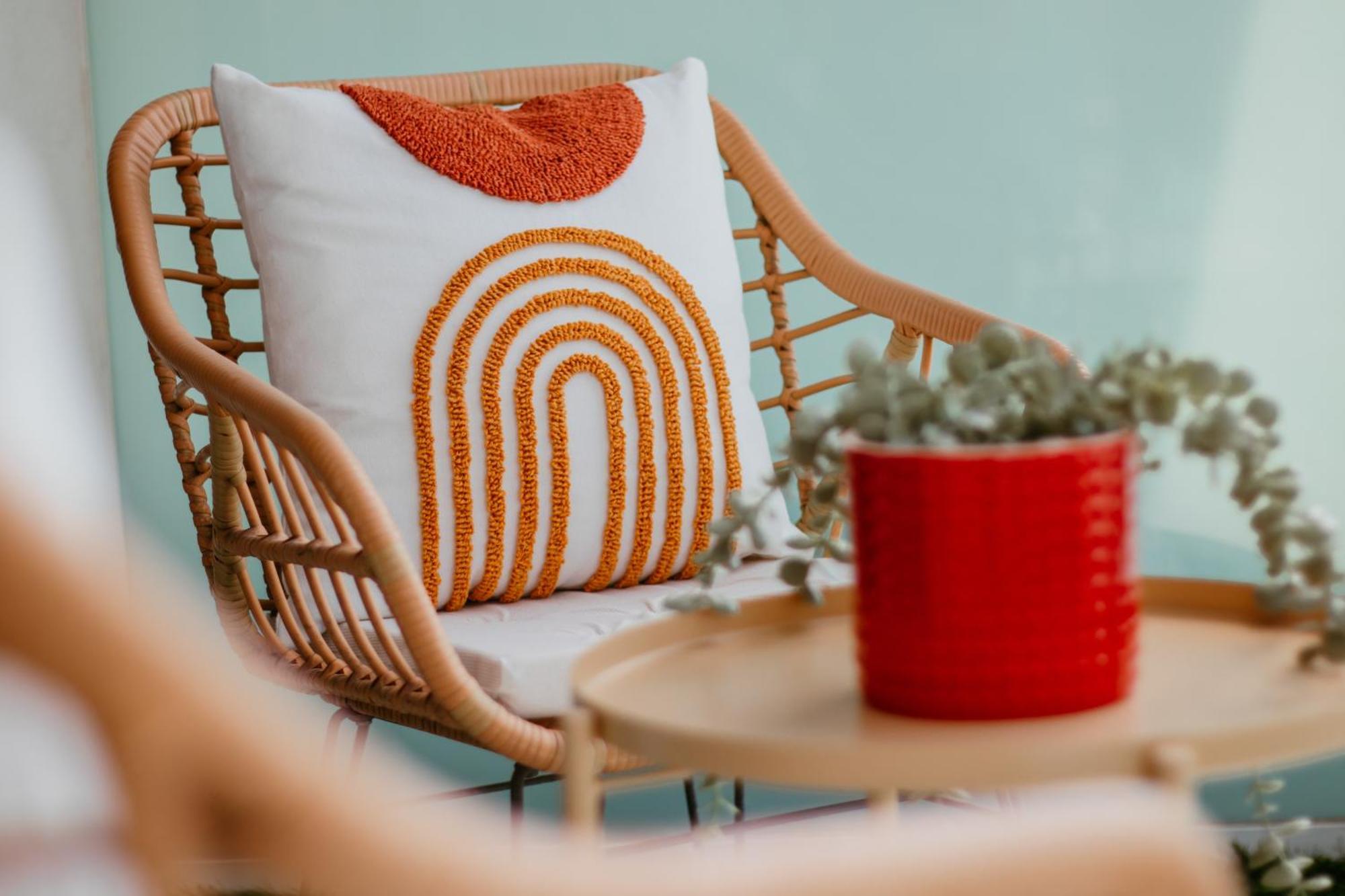 Oceanfront Escape: Stylish 1 Bedroom In Beachfront