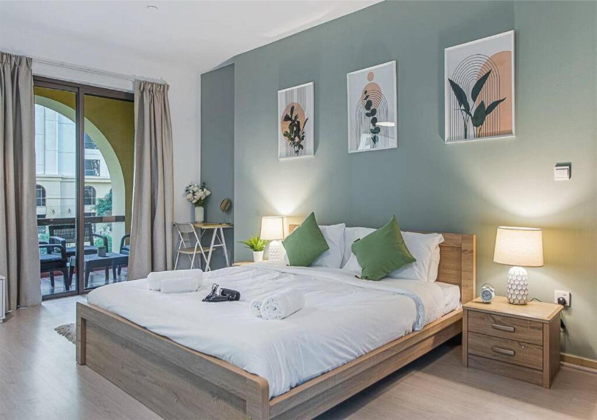 Sunshine & Breezes Cozy Studio In Jbr Near Beach Apartment