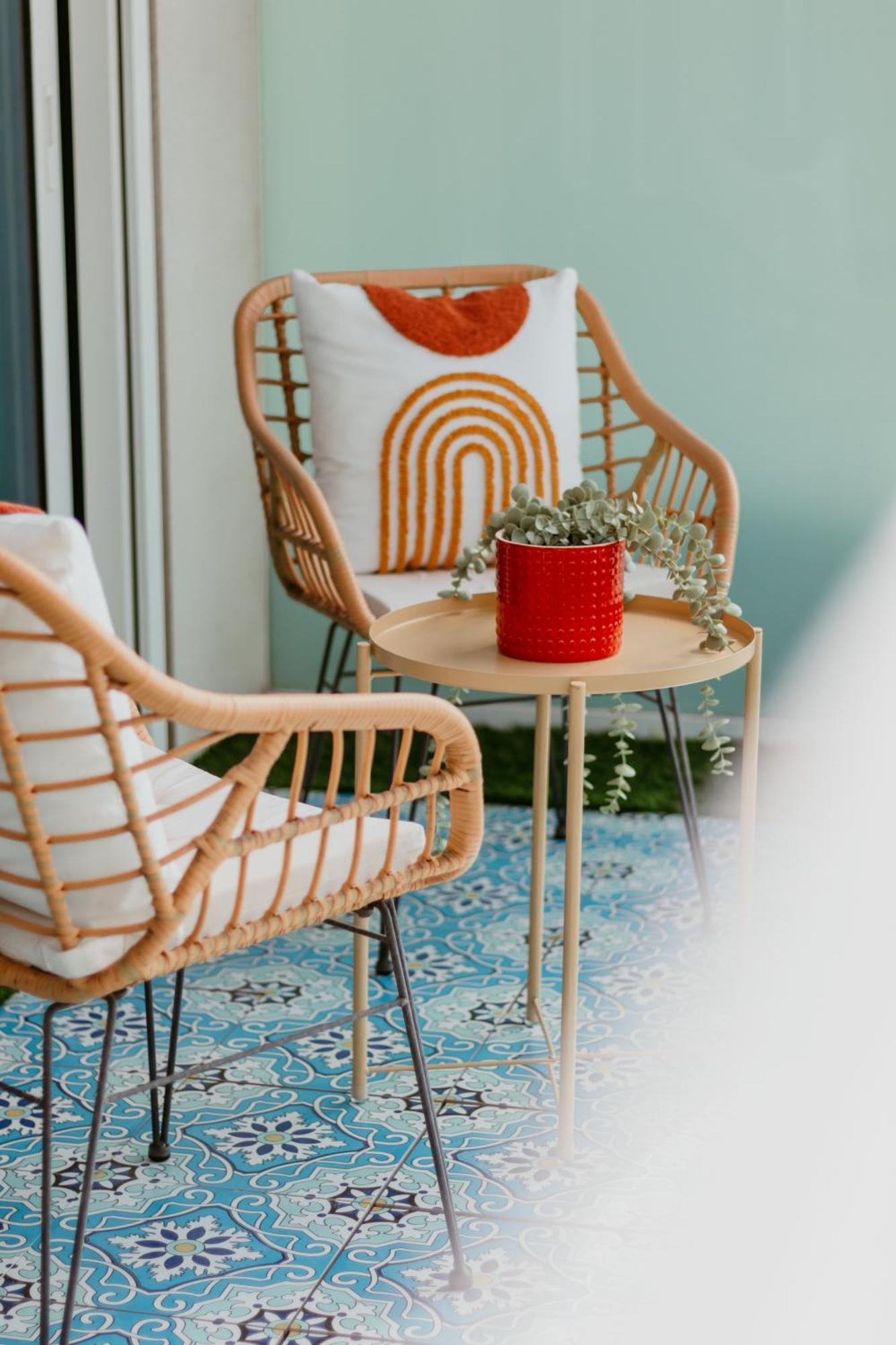 Oceanfront Escape: Stylish 1 Bedroom In Beachfront *