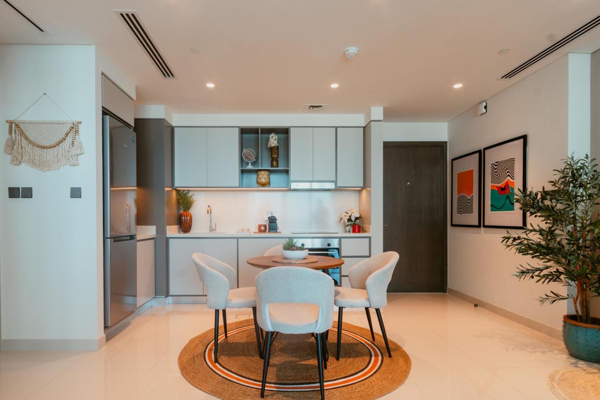 Apartment Oceanfront Escape: Stylish 1 Bedroom In Beachfront Dubai