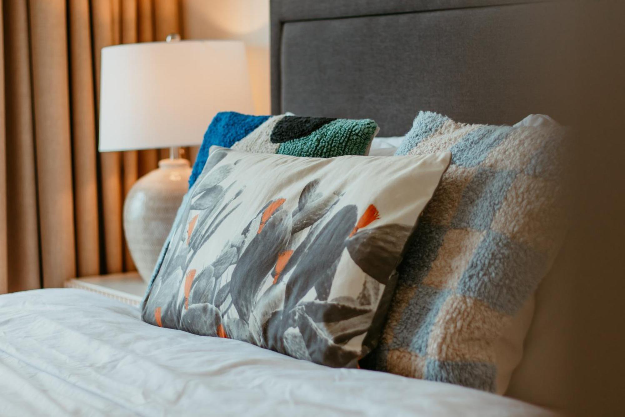 Oceanfront Escape: Stylish 1 Bedroom In Beachfront