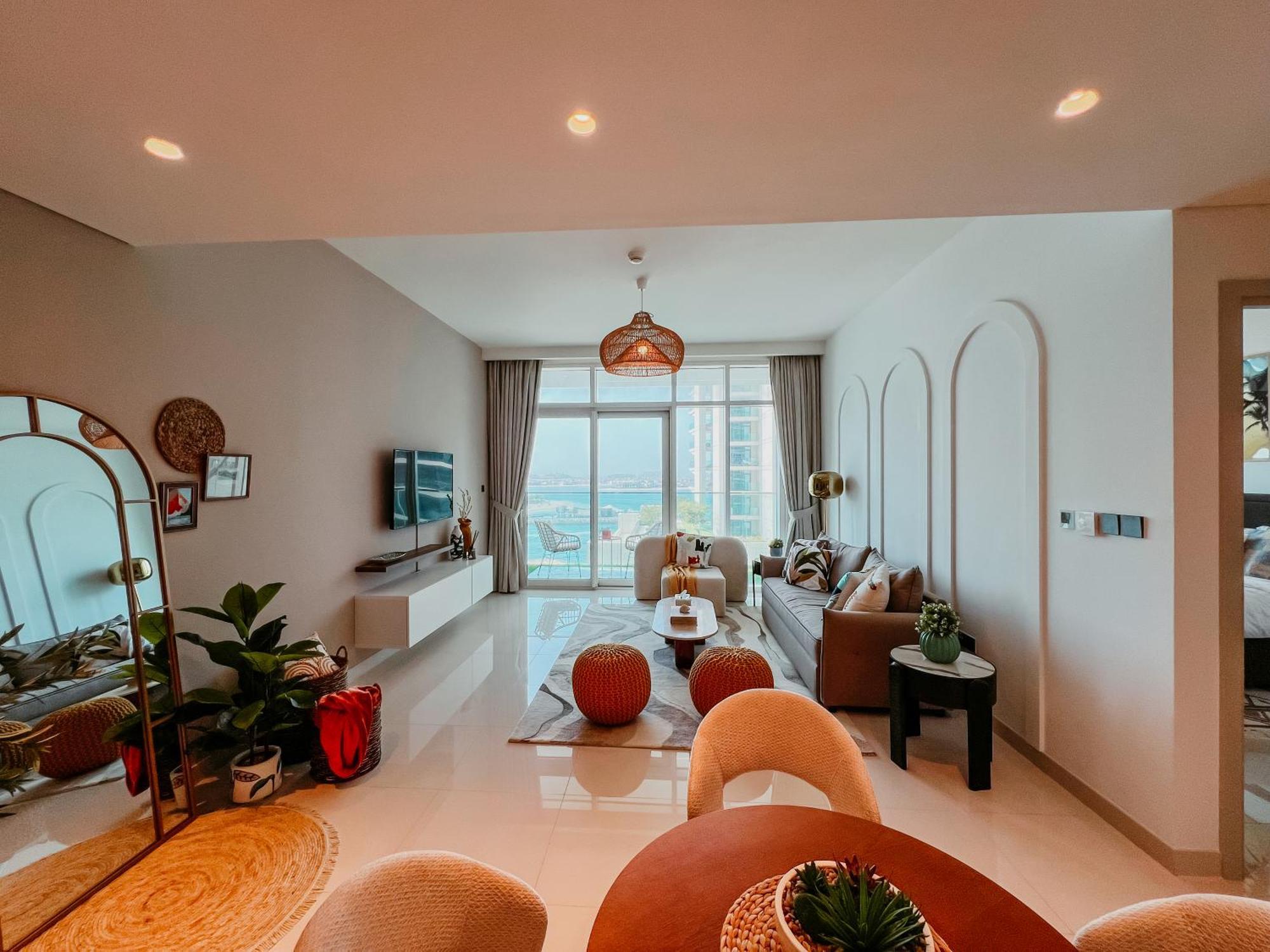 Oceanfront Escape: Stylish 1 Bedroom In Beachfront