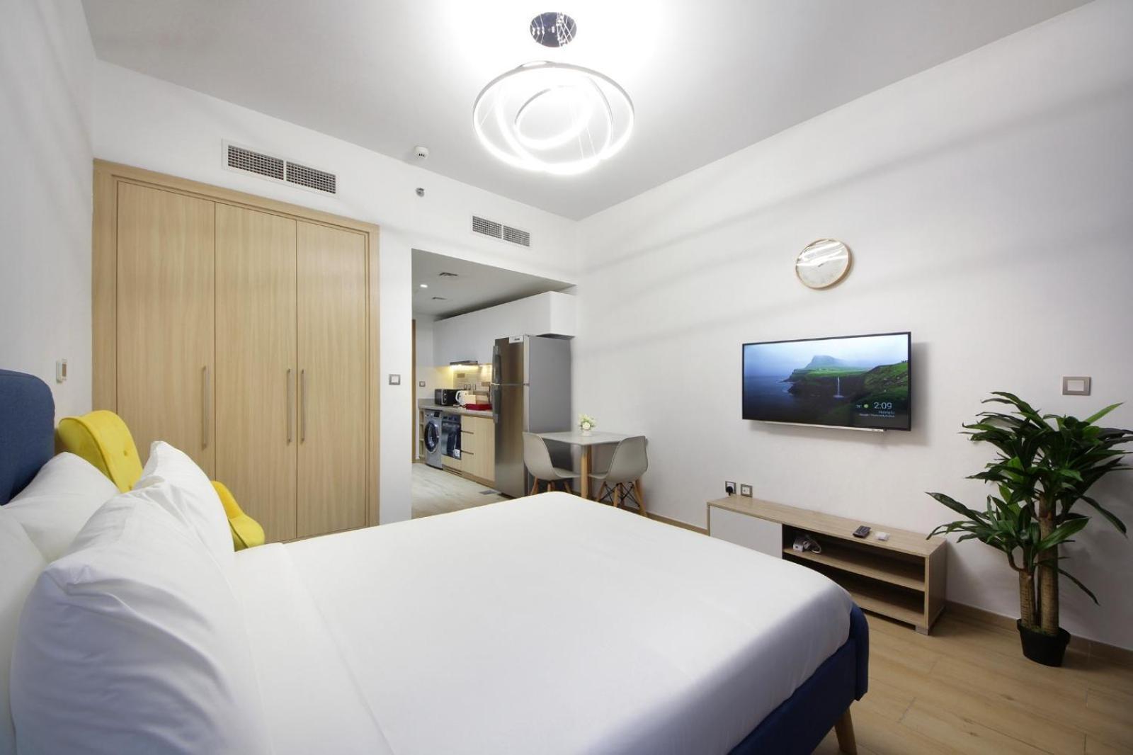 Aura Azizi By Golden Casa * Dubai