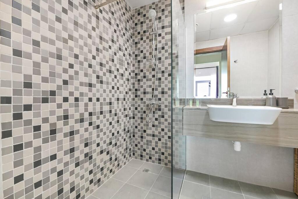 Stylish 1br Near Metro! Apartment