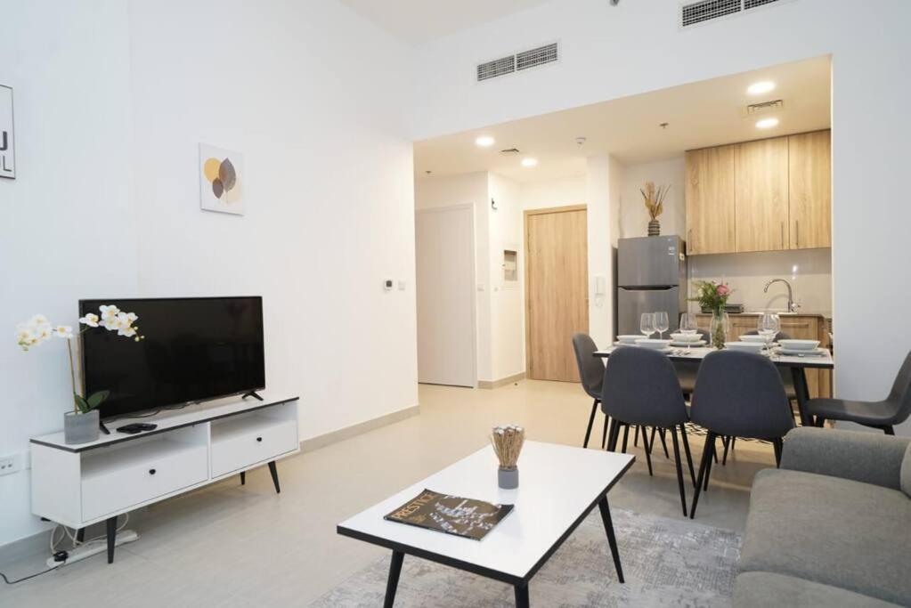 Apartament Spacious 1 Bedroom In Peaceful Community *