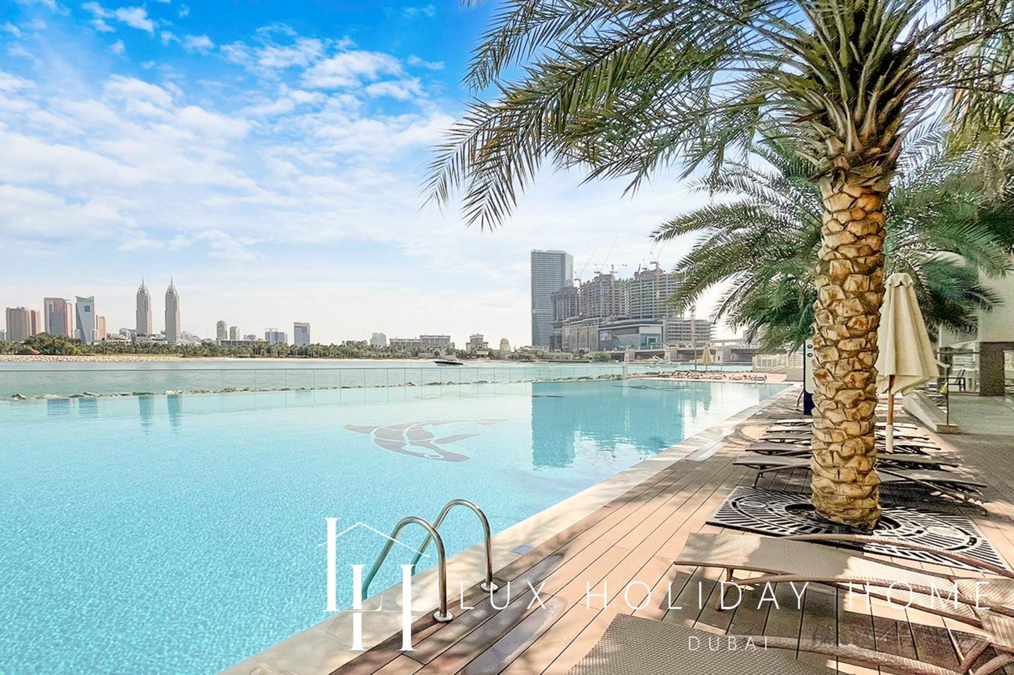 Lux - Opulent Island Burj Khalifa View 2 Dubai