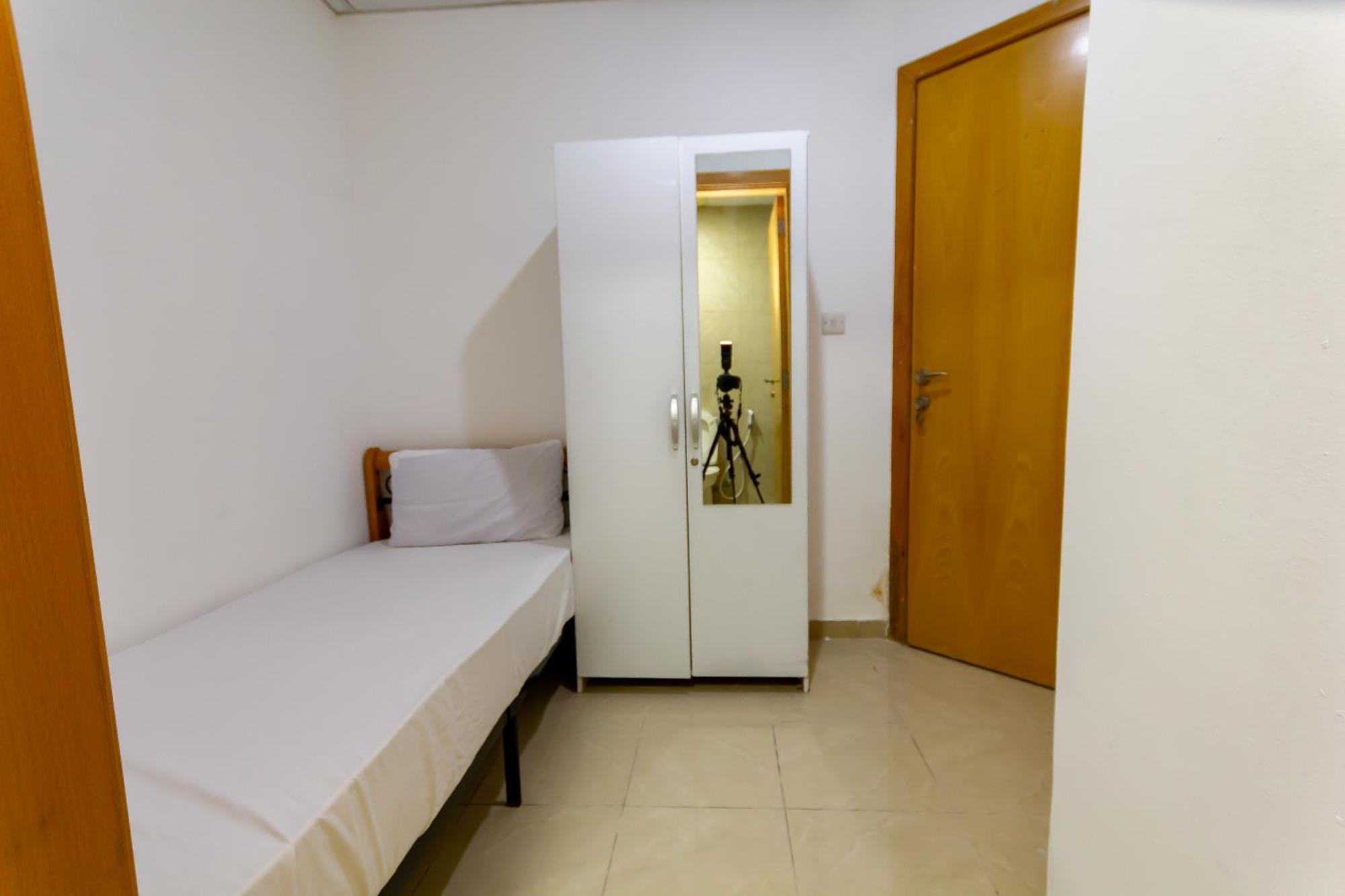Budget With Private Bathroom For 'girls' Only In Dubai, Marina Apartamento