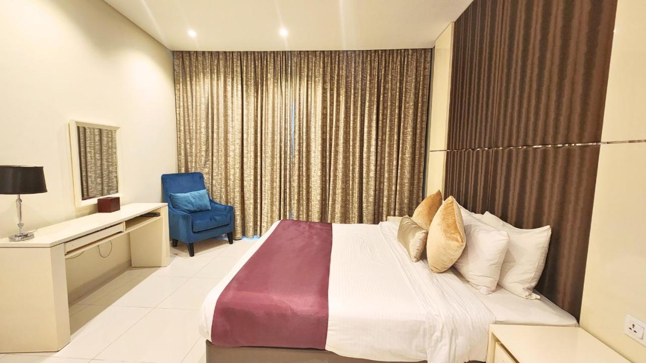 Damac - Bays Edge In Business Bay *
