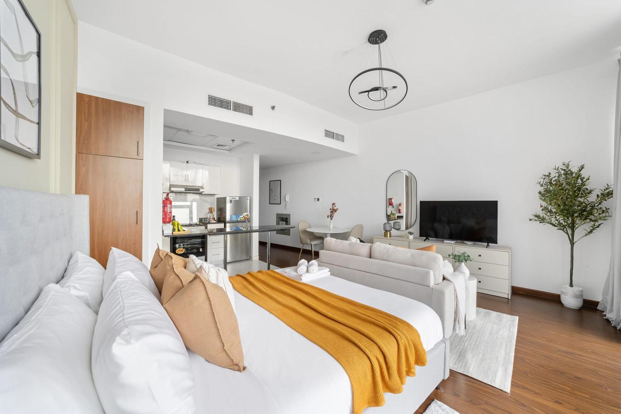 Silkhaus Chic Near Silicon Oasis Shopping Mall