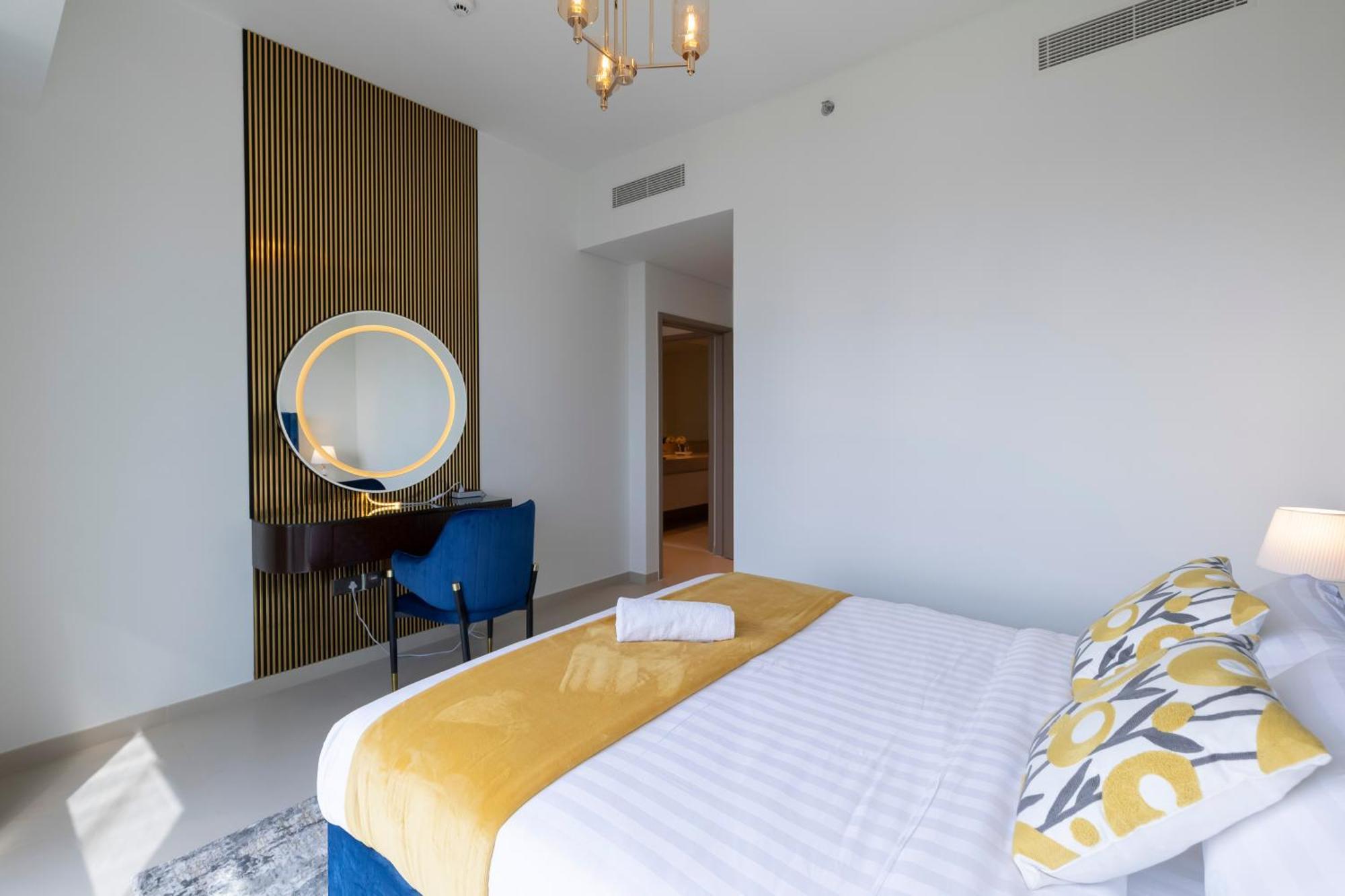 Luxury 2-br Apt With Burj View Dubái