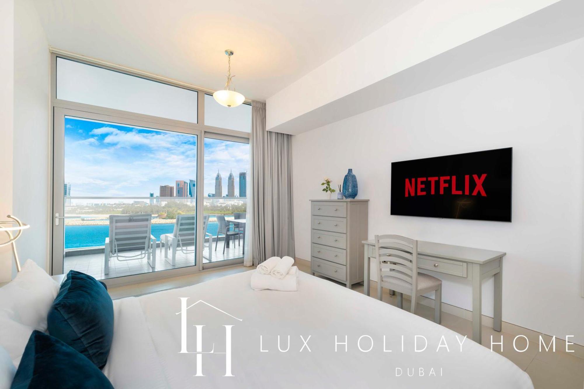 Lux Opulent Island Burj Khalifa View 7