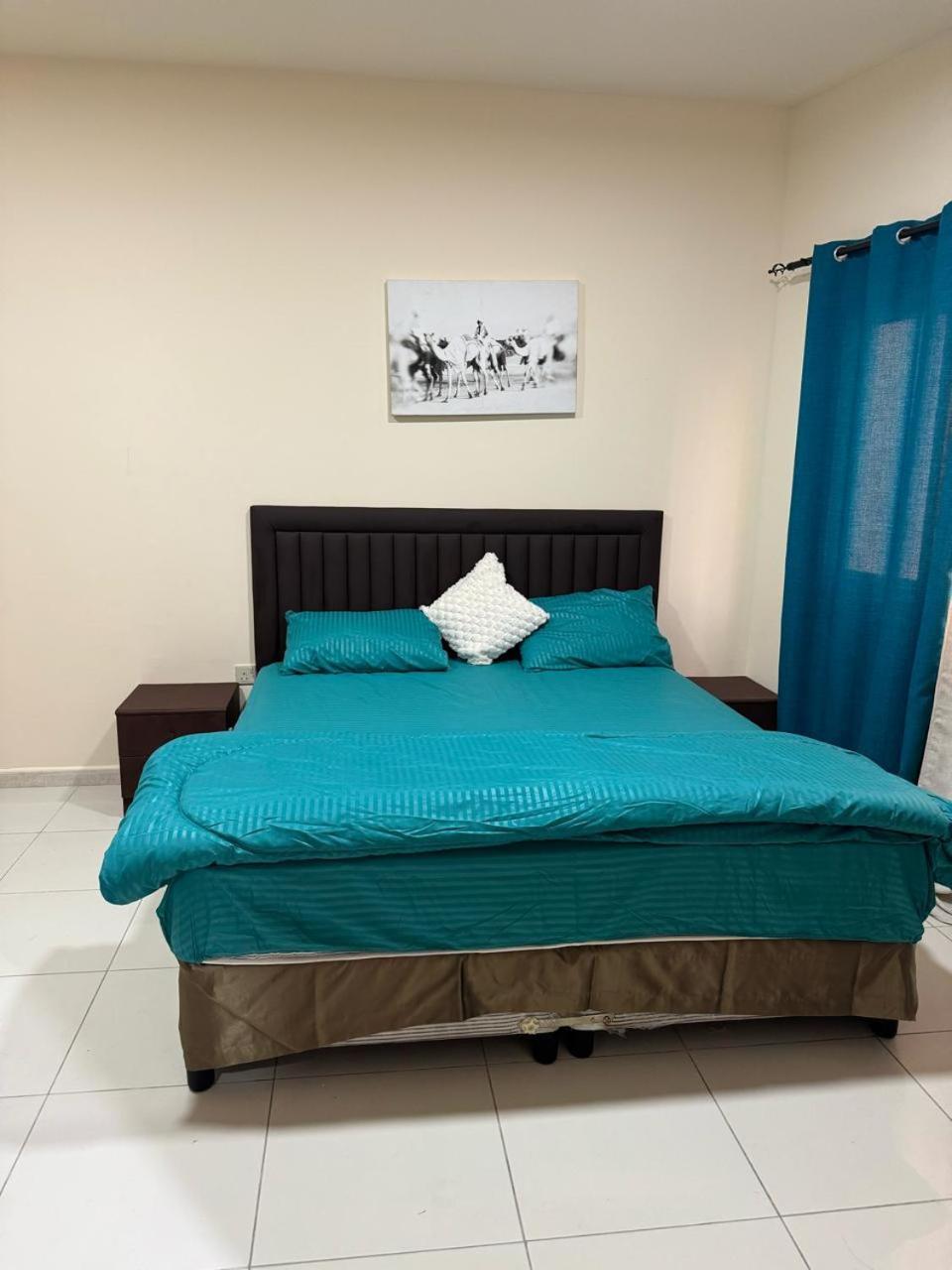 Fully Furnished Next To Sharaf Dg Metro Station Dubaï