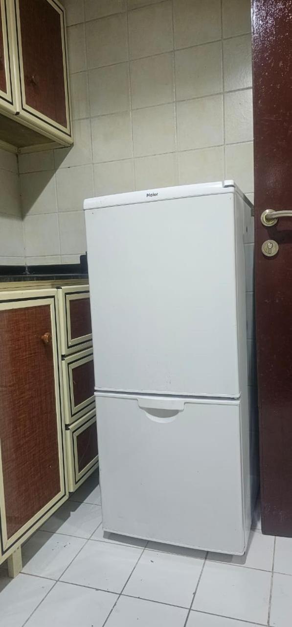 Hébergement de vacances Fully Furnished Next To Sharaf Dg Metro Station