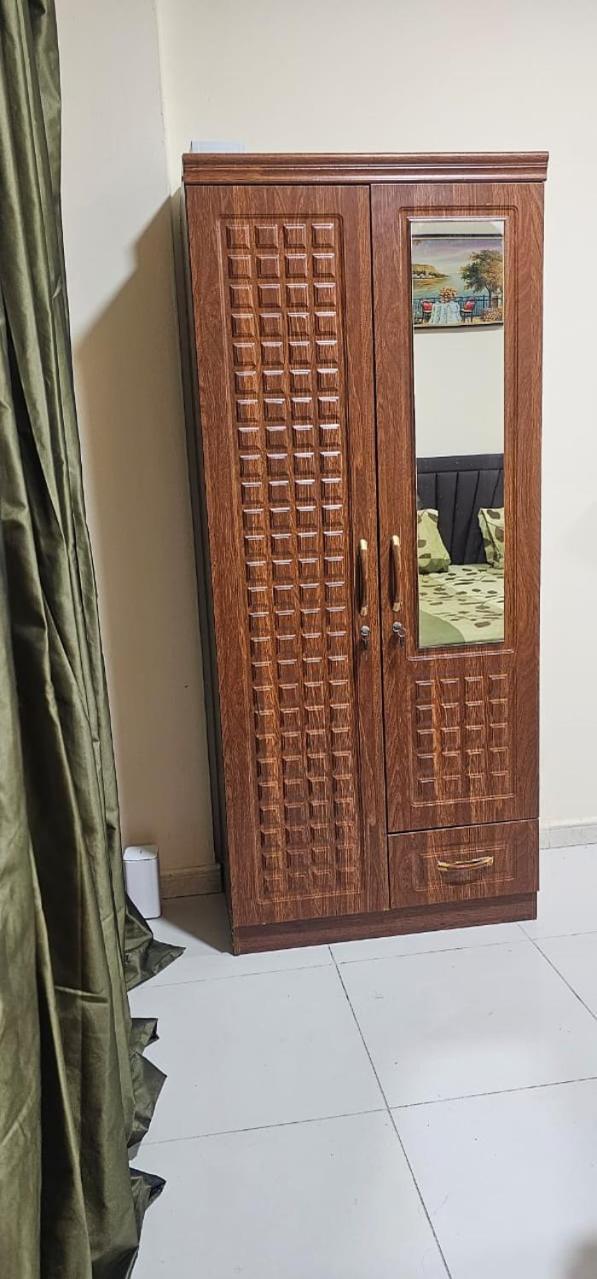Fully Furnished Next To Sharaf Dg Metro Station Hébergement de vacances Dubaï