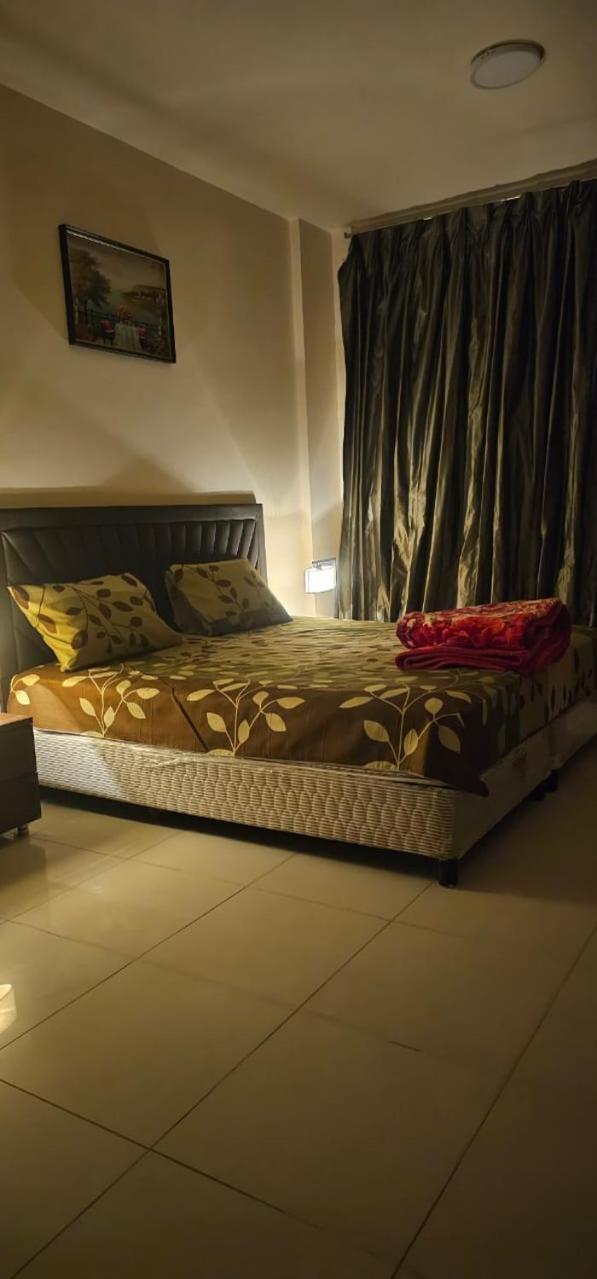Fully Furnished Next To Sharaf Dg Metro Station Dubaï