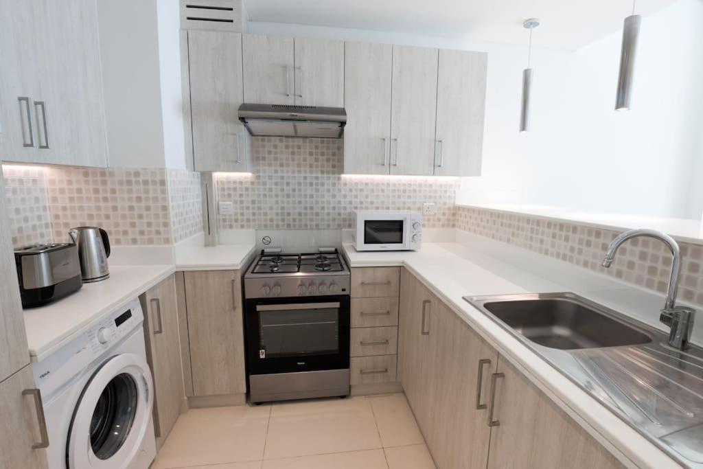 Modern 1 Bedroom At Palm Jumeirah * Dubaï