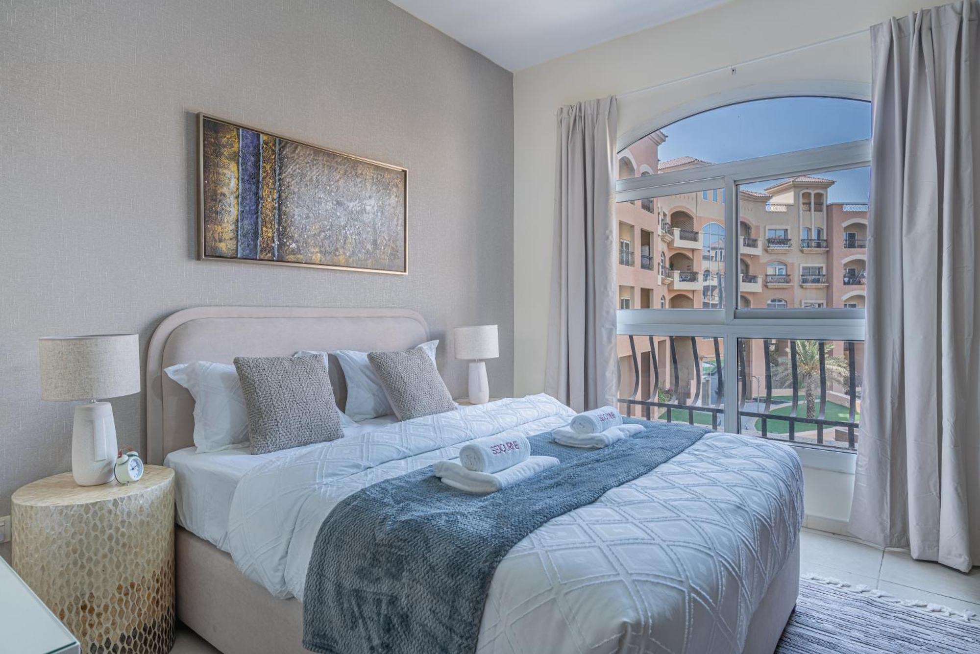 Stunning 1 Bedroom With Pool View In Jvc