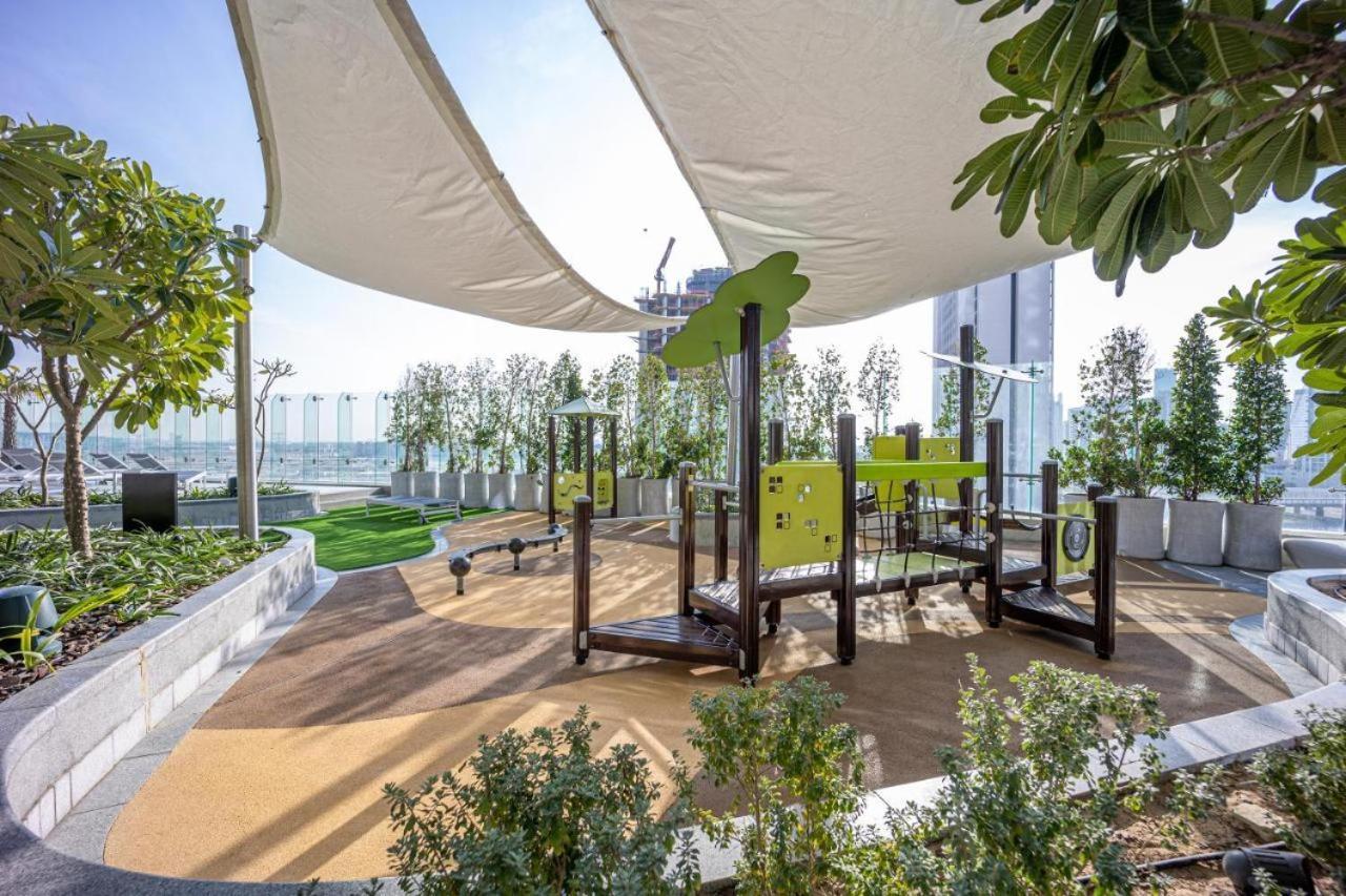 Paramount Towers - Elegant Apartemen *