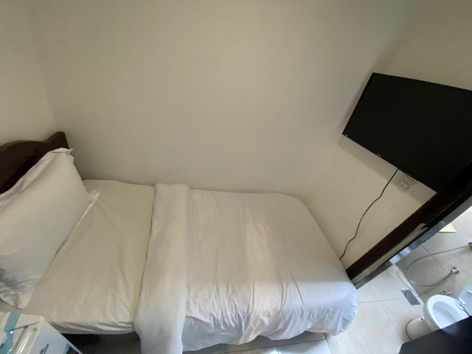 Budget With Private Bathroom For 'girls' Only In Dubai, Marina Dubái