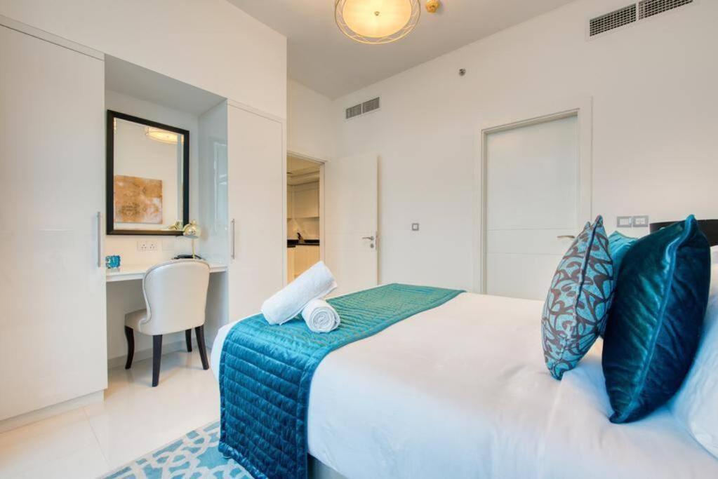 Spacious 1 Bed With Pool & View Dubái