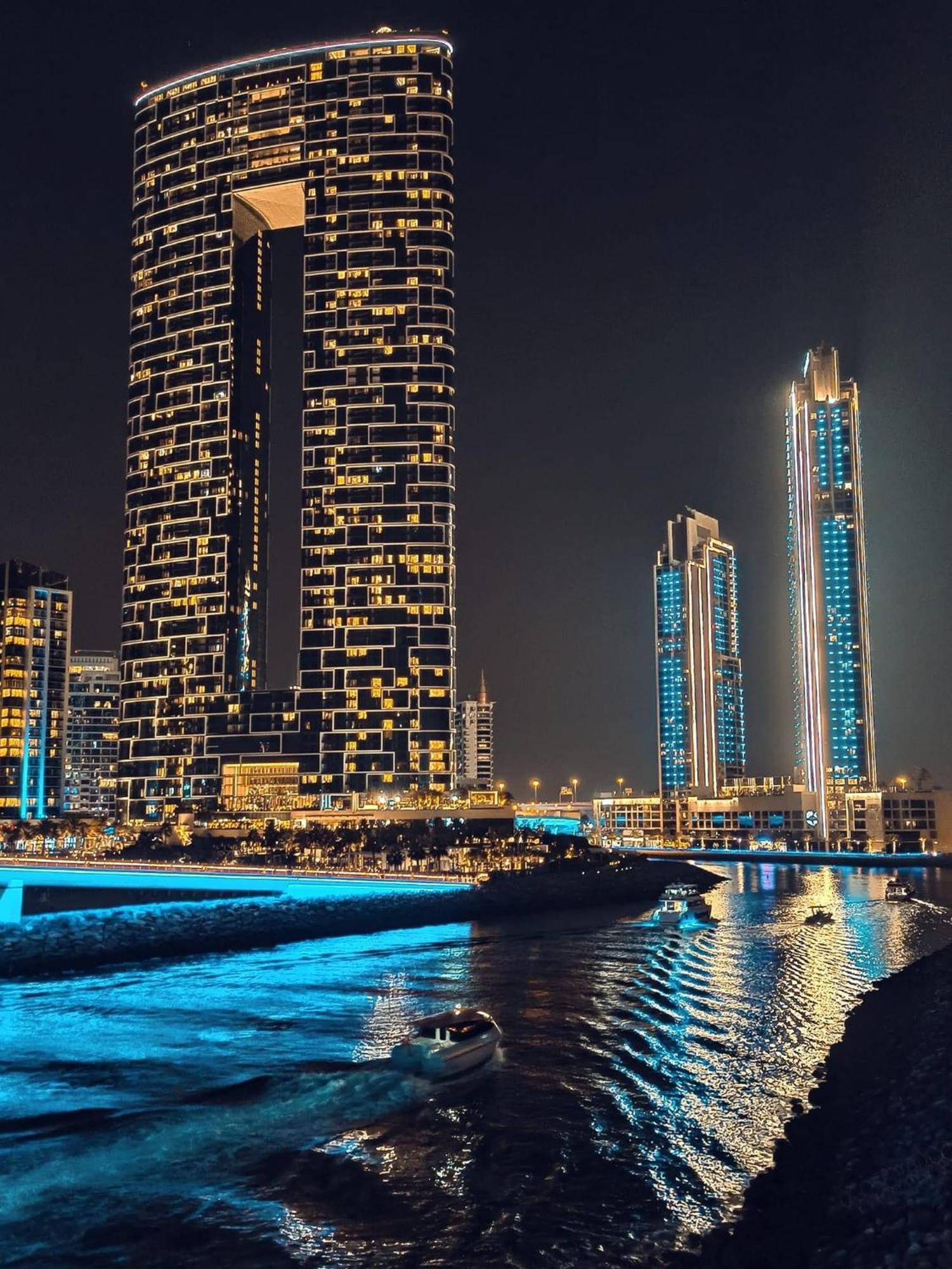 Asrama Seaview Beach Jbr - Walk To Beach - Gym - Pool - Metro Station *