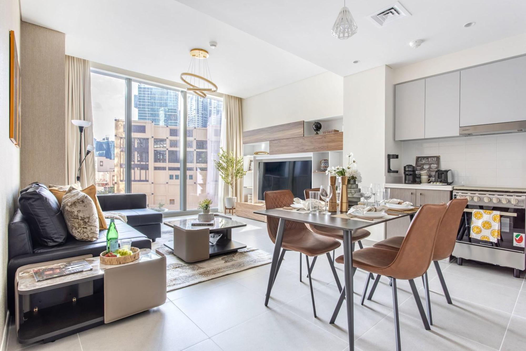 Frank Porter - Tower 1 Apartment
