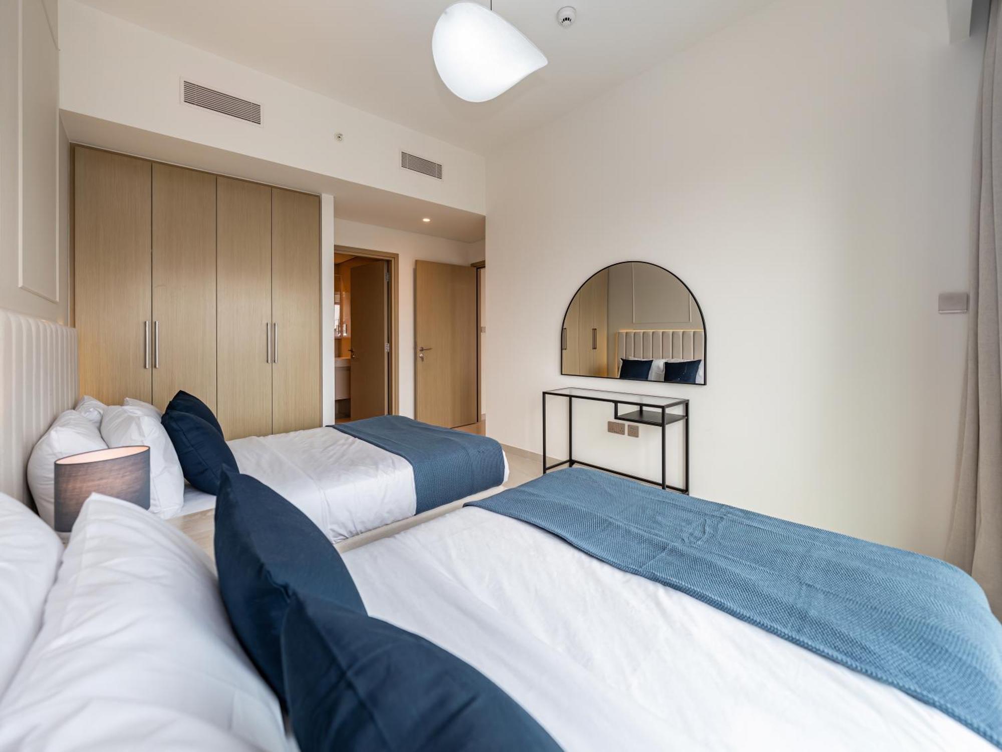 Luxurious 2br In Downtown Pool And Gym Access Appartement Dubai