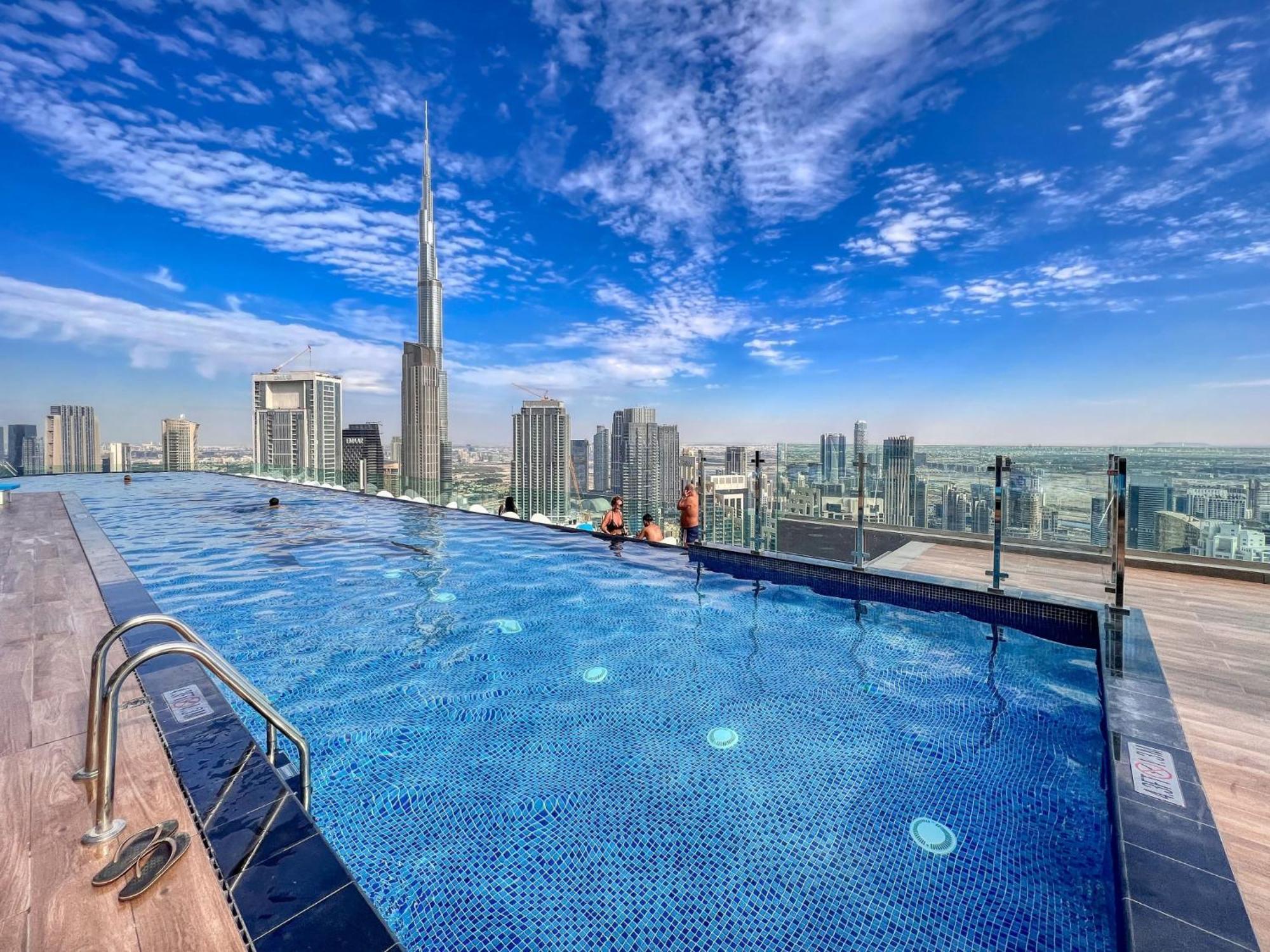 Scenic Infinity Pool With Burj Khalifa Views Apartament *