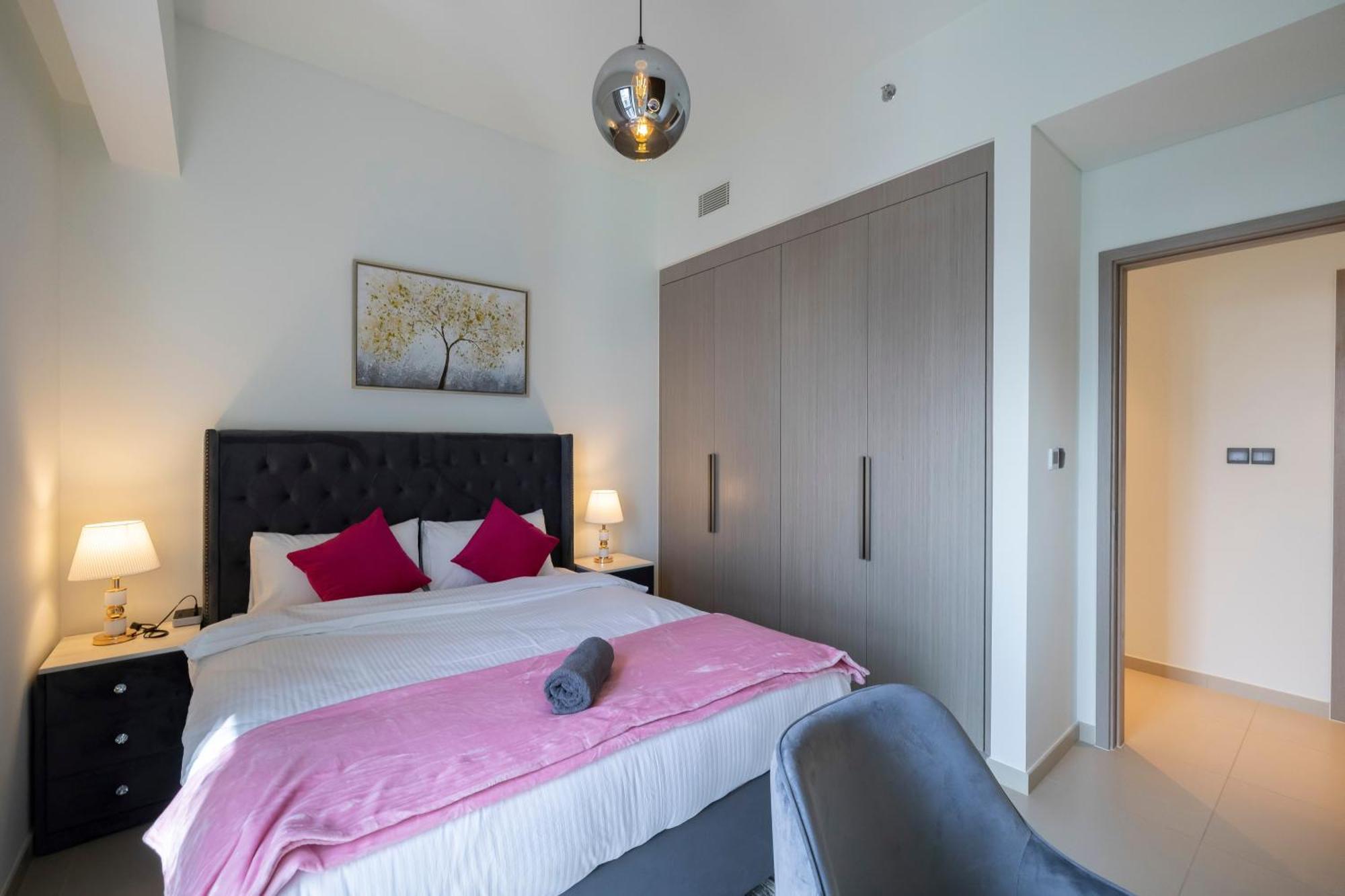 Luxury 2-br Apt With Burj View * Dubái