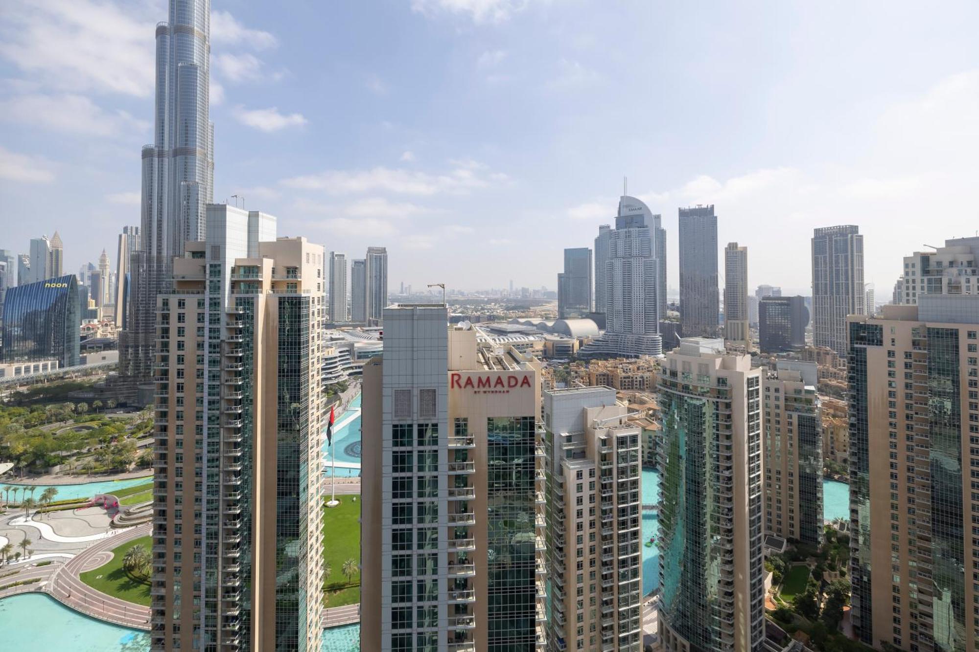 Luxury 2-br Apt With Burj View Dubái