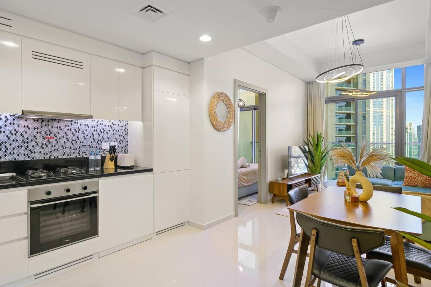 High-floor 2br In Aykon Spacious, Good View * Dubaï